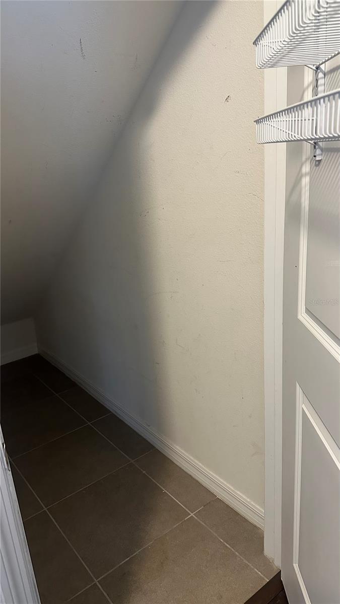 9766 TRONCAIS CIR, THONOTOSASSA, FL, 33592