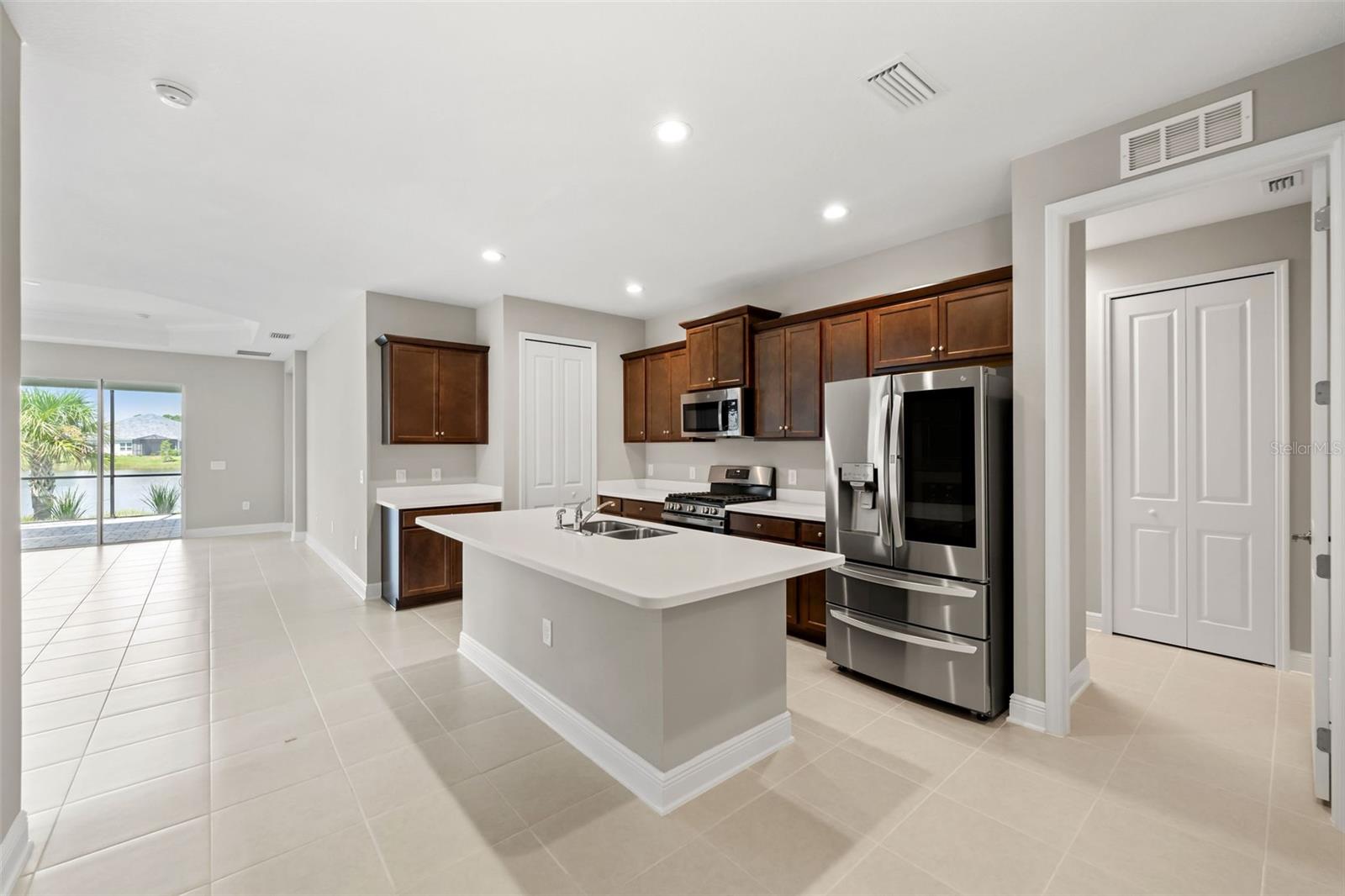 10072 LAKE WALES CIR, SARASOTA, FL, 34241