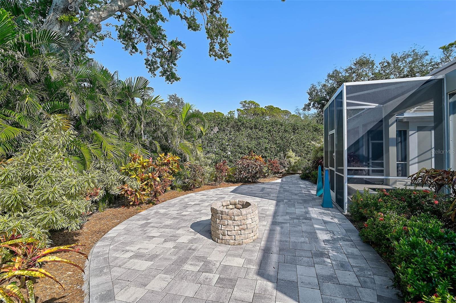 A4667740 Property Photo