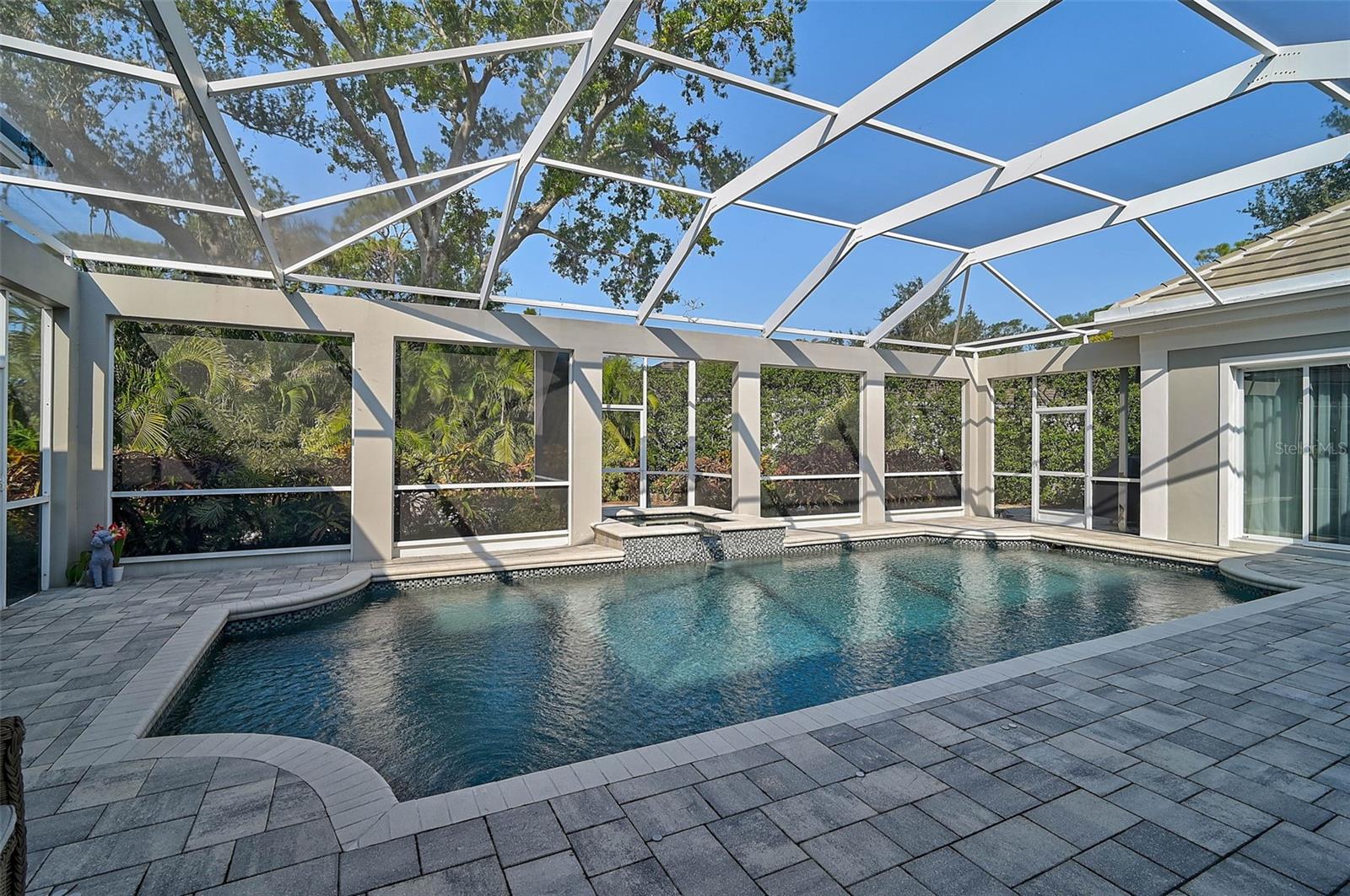 A4667740 Property Photo