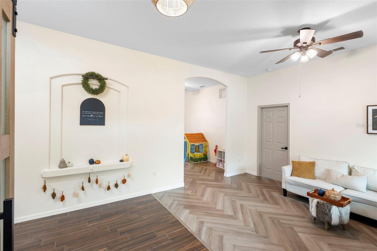 700 CYPRESS OAK CIR, DELAND, FL, 32720