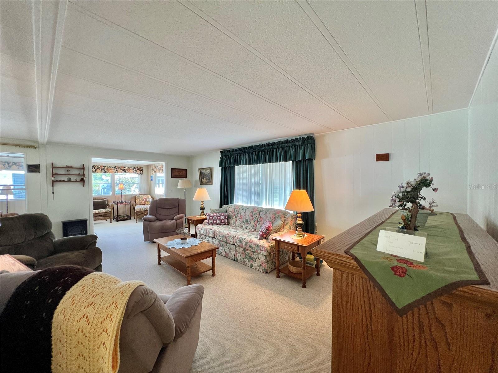 107 WILLOW LN, LEESBURG, FL, 34748