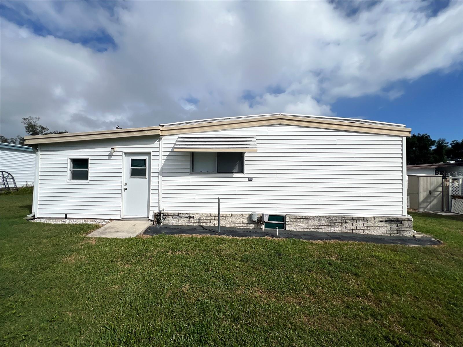 107 WILLOW LN, LEESBURG, FL, 34748