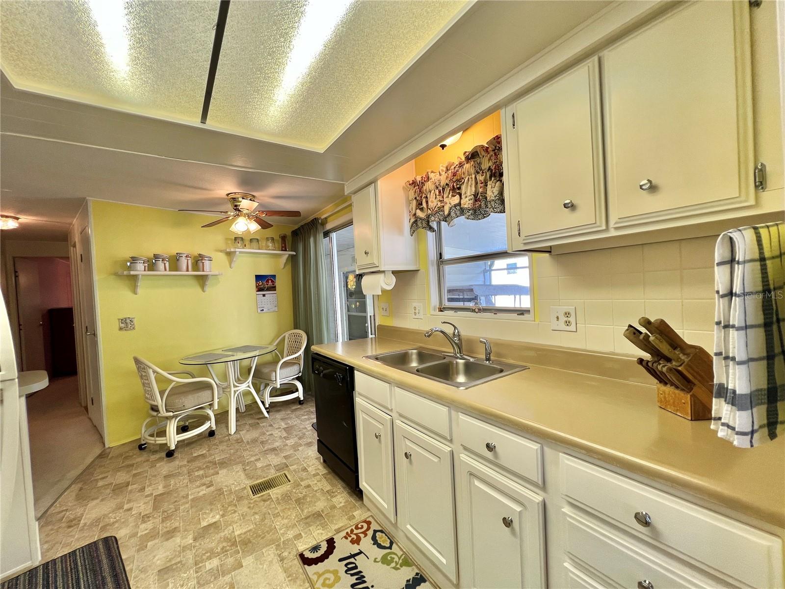 107 WILLOW LN, LEESBURG, FL, 34748