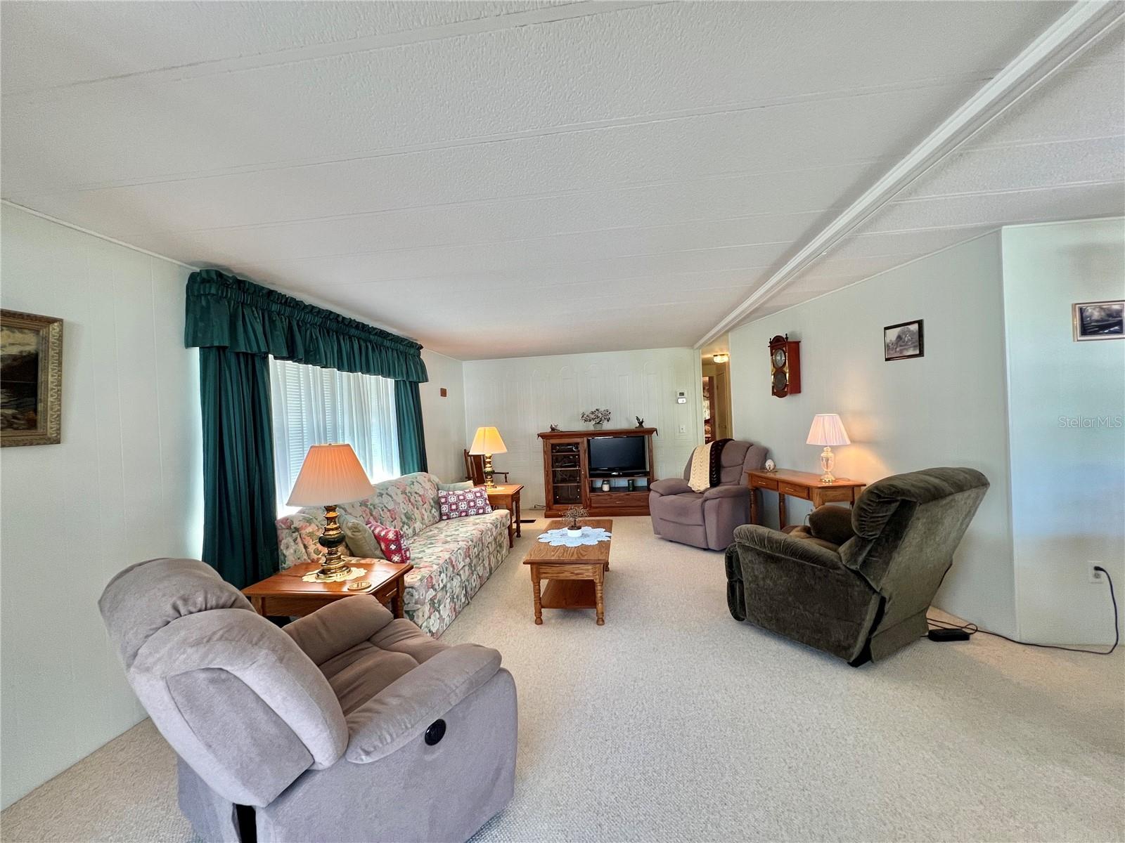 107 WILLOW LN, LEESBURG, FL, 34748