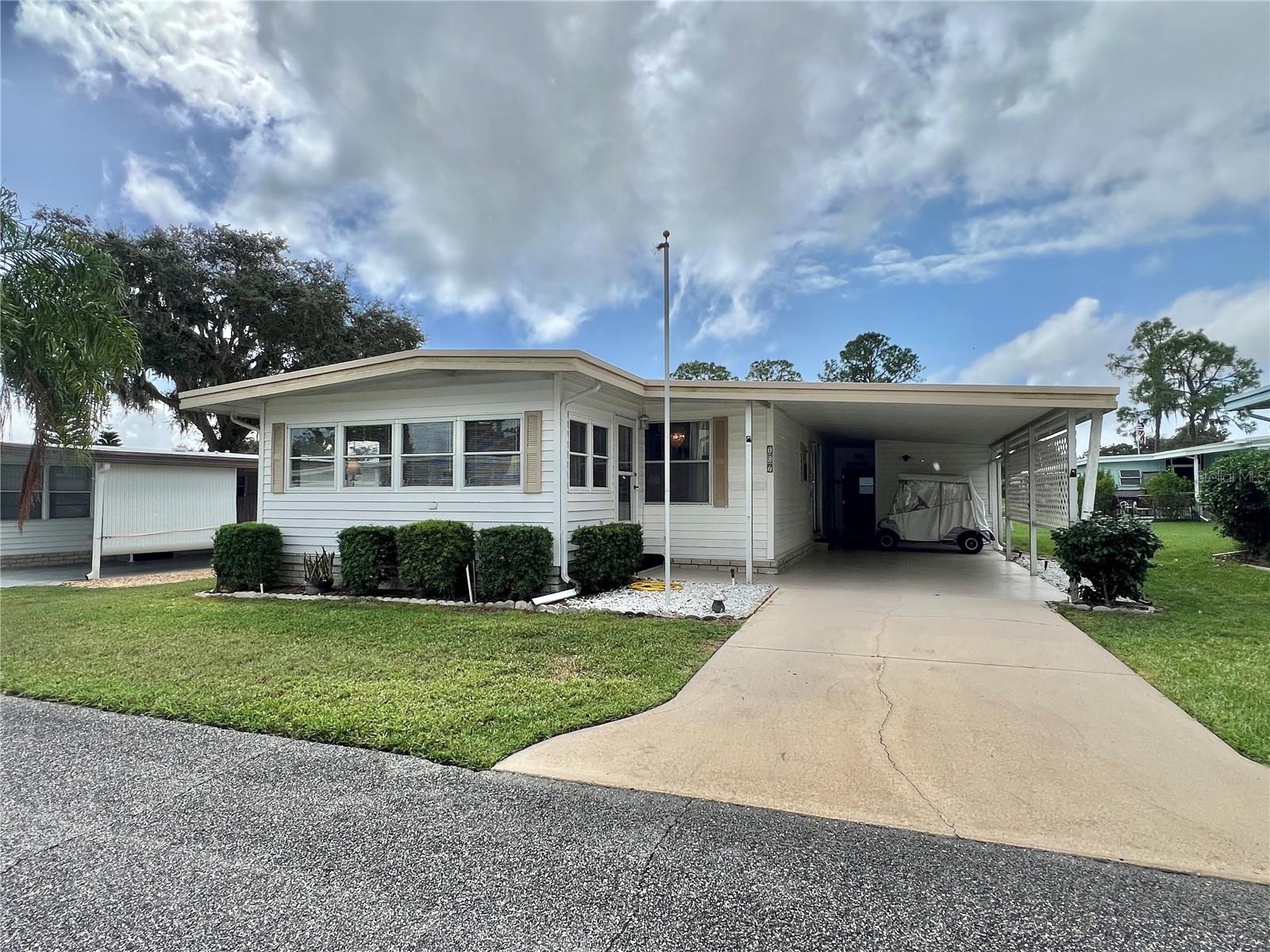 107 WILLOW LN, LEESBURG, FL, 34748