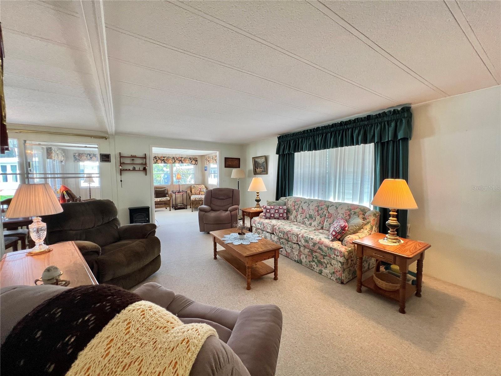 107 WILLOW LN, LEESBURG, FL, 34748