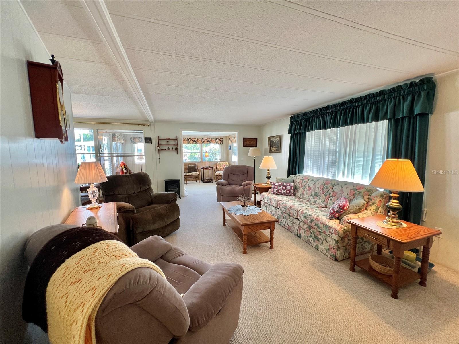 107 WILLOW LN, LEESBURG, FL, 34748