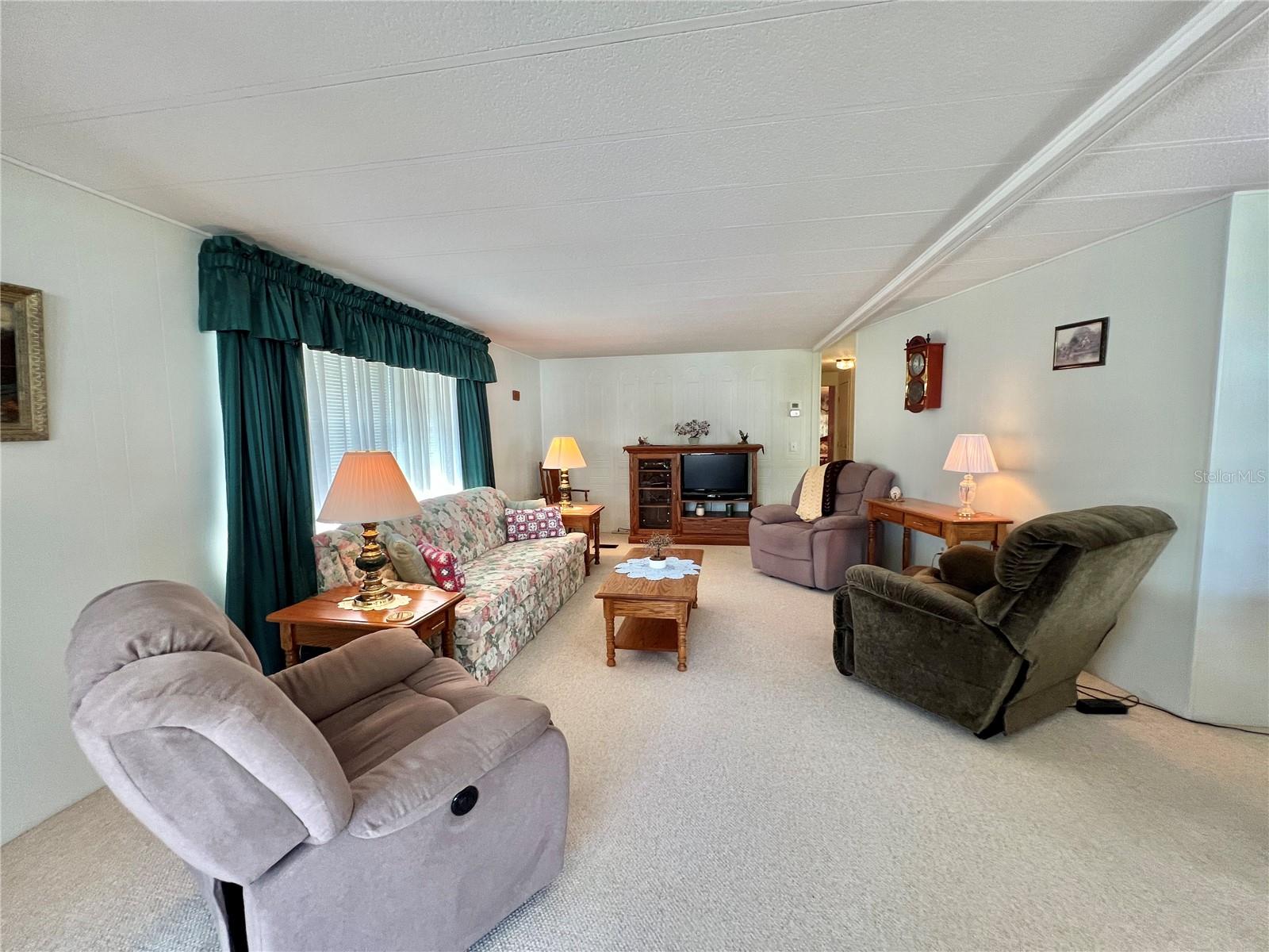 107 WILLOW LN, LEESBURG, FL, 34748