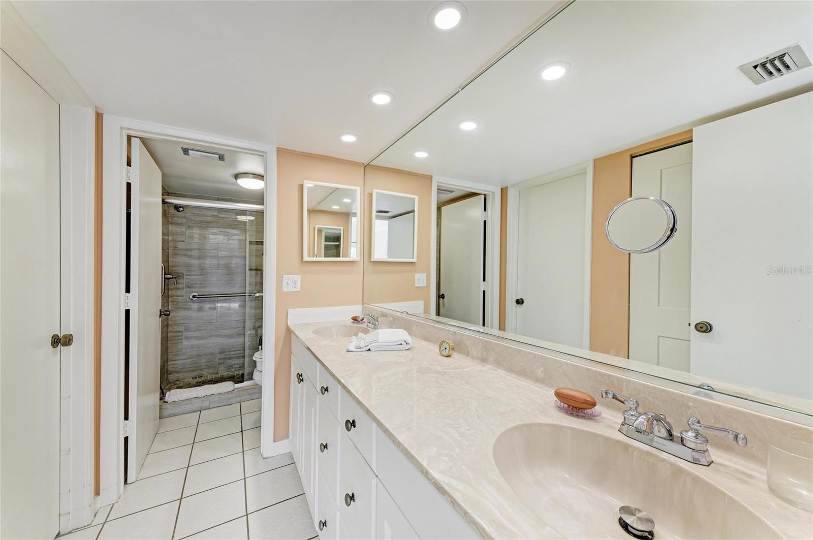 1617 BAYHOUSE CT #121, SARASOTA, FL, 34231