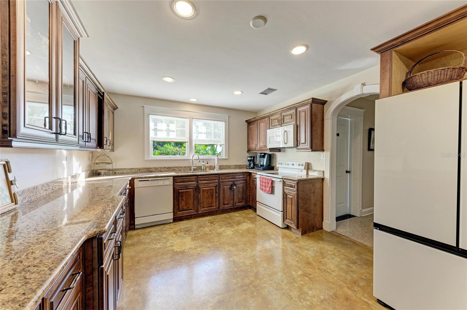 1617 BAYHOUSE CT #121, SARASOTA, FL, 34231