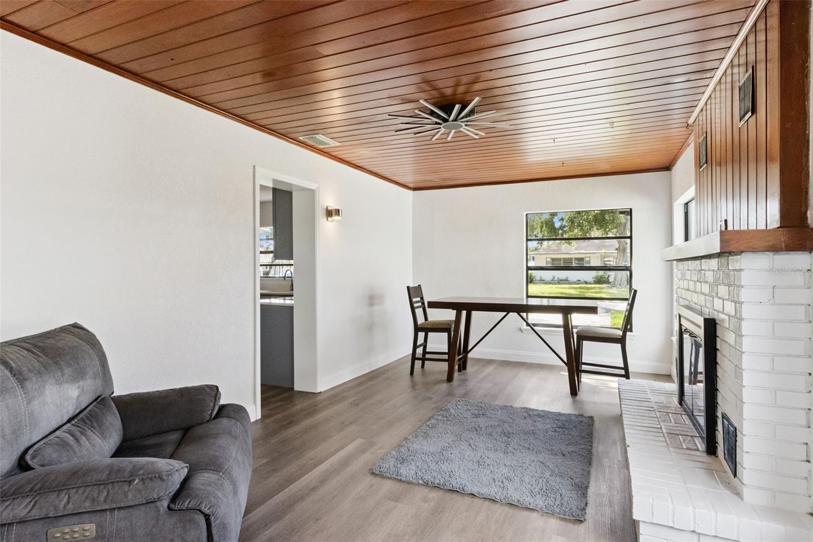 9033 3RD ST N, ST PETERSBURG, FL, 33702