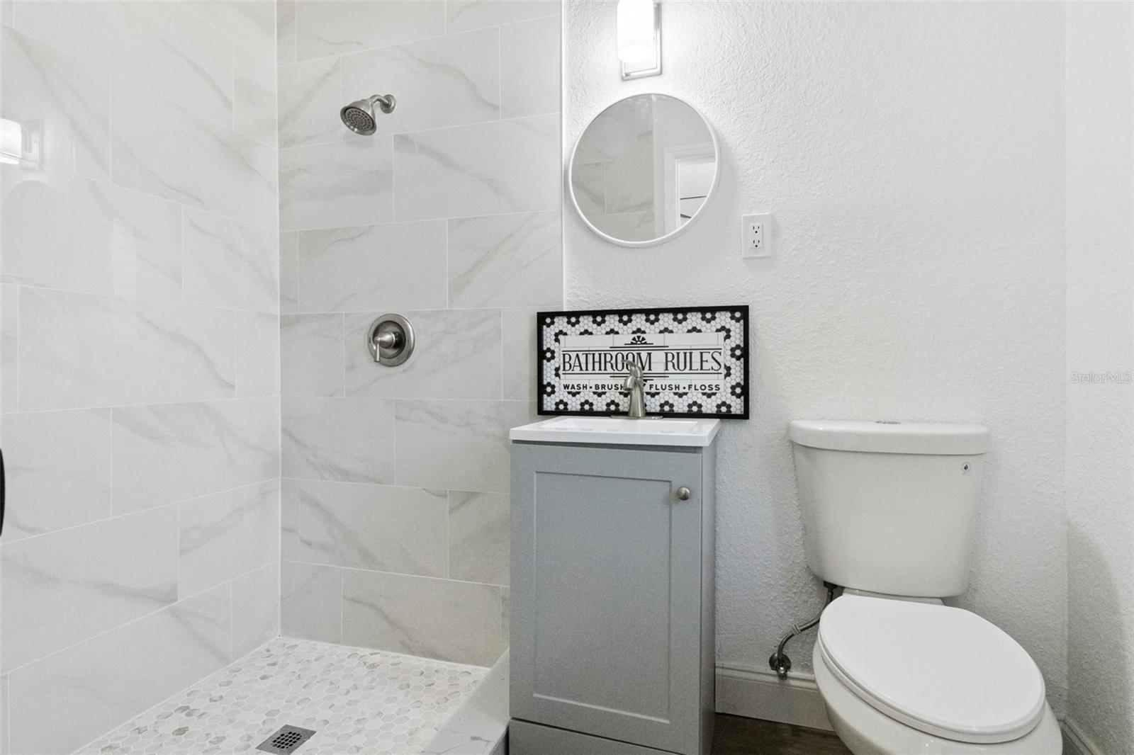 9033 3RD ST N, ST PETERSBURG, FL, 33702