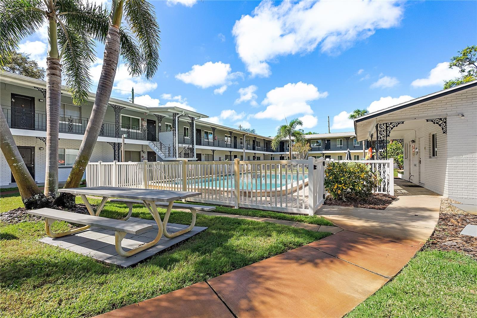 another picnic table - BBQ and swim in pool on laundry day