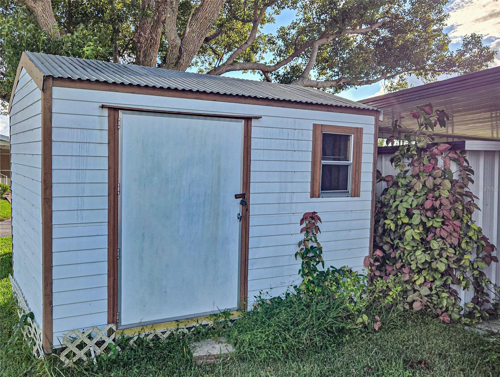 TB8435794 Property Photo