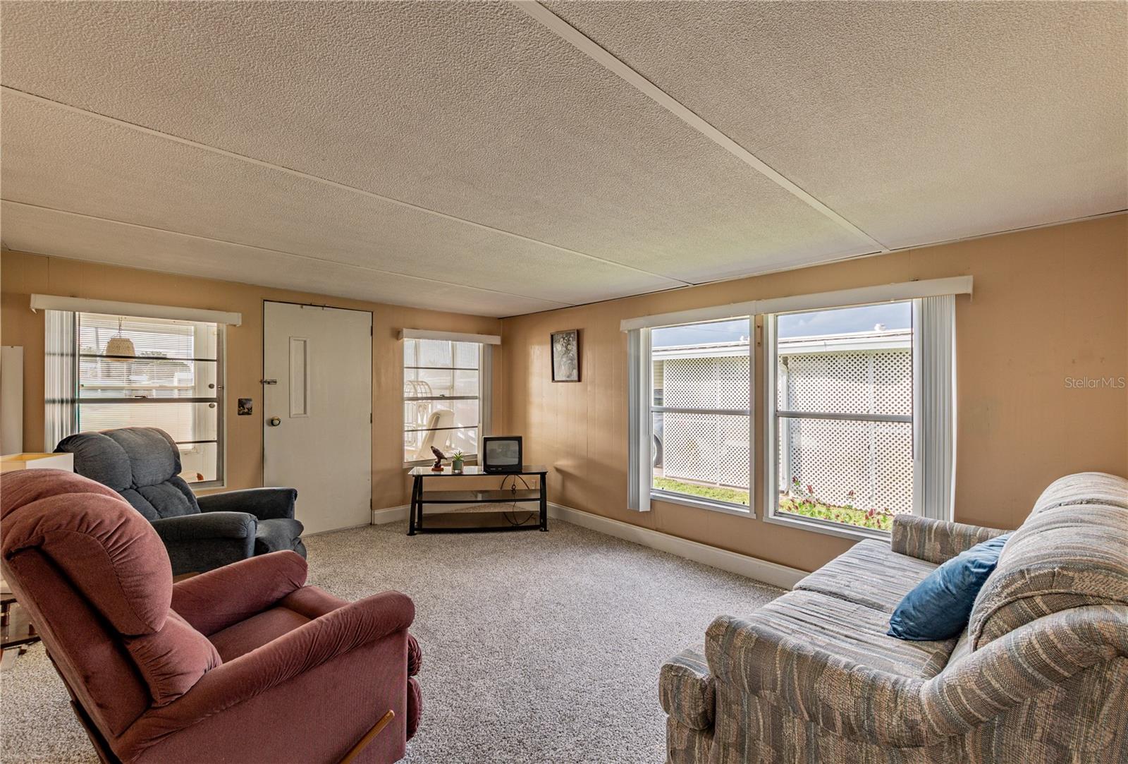 TB8435794 Property Photo