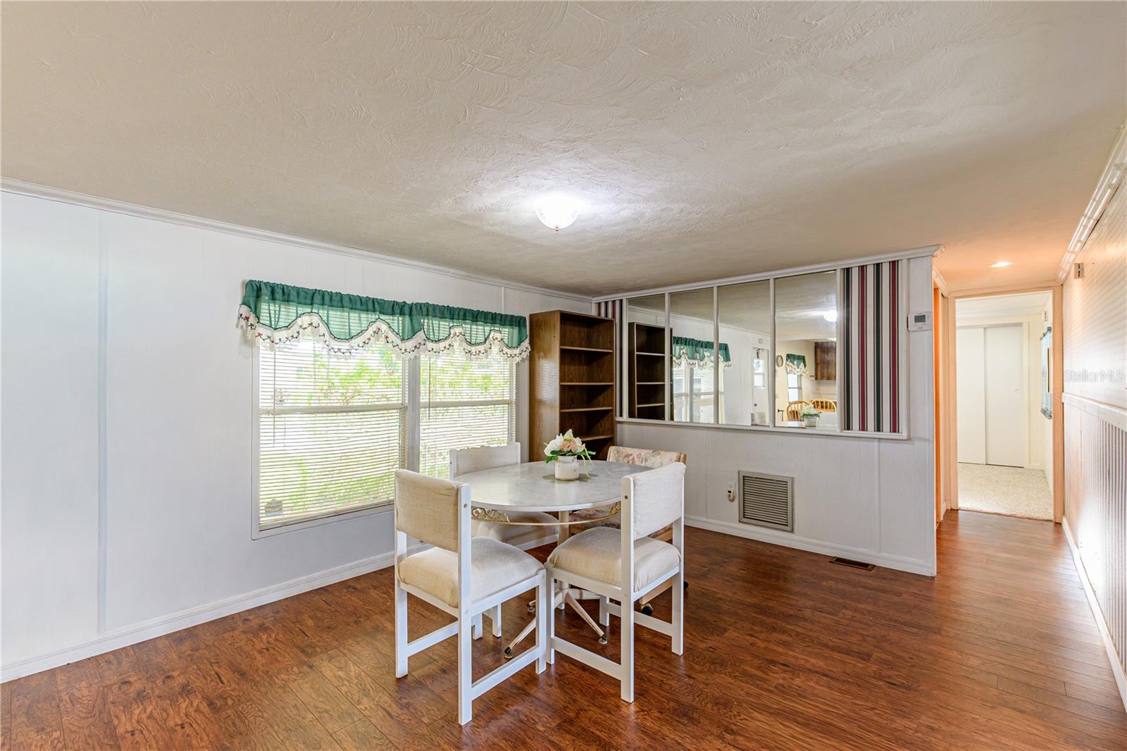 TB8435794 Property Photo