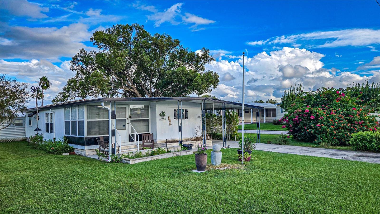 TB8435794 Property Photo