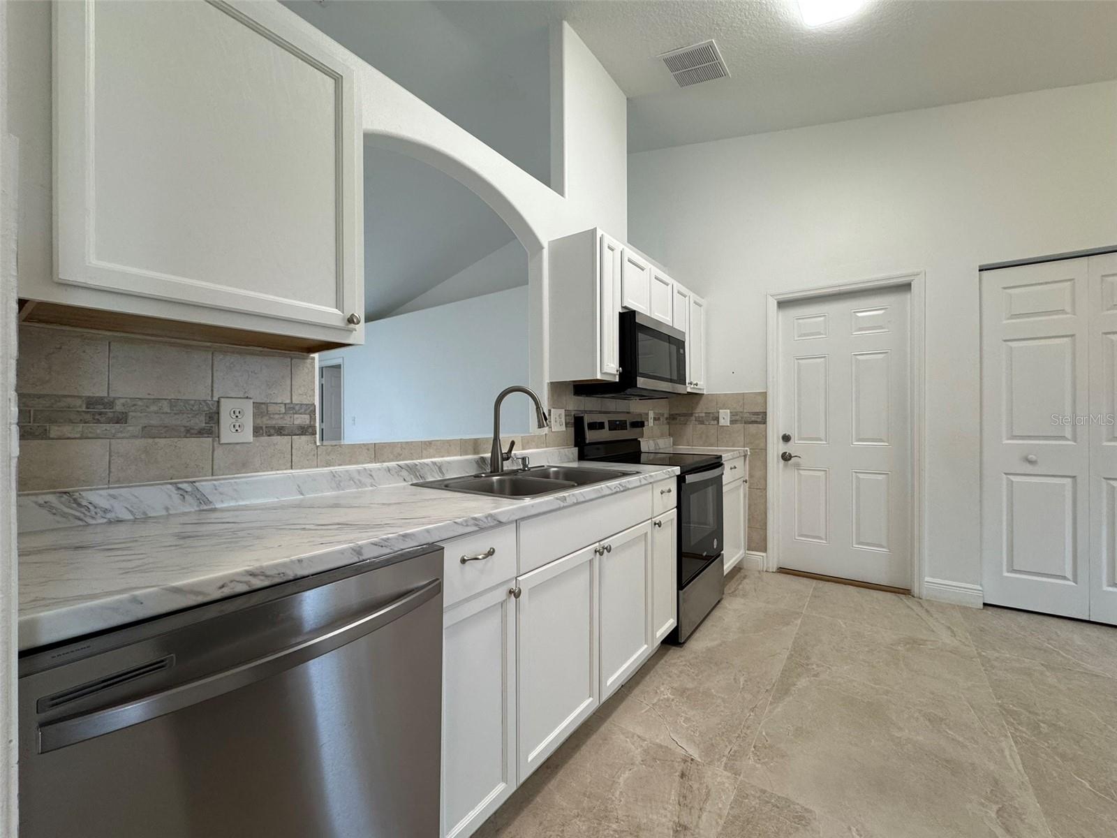 104 HEATHROW DR, DAYTONA BEACH, FL, 32117