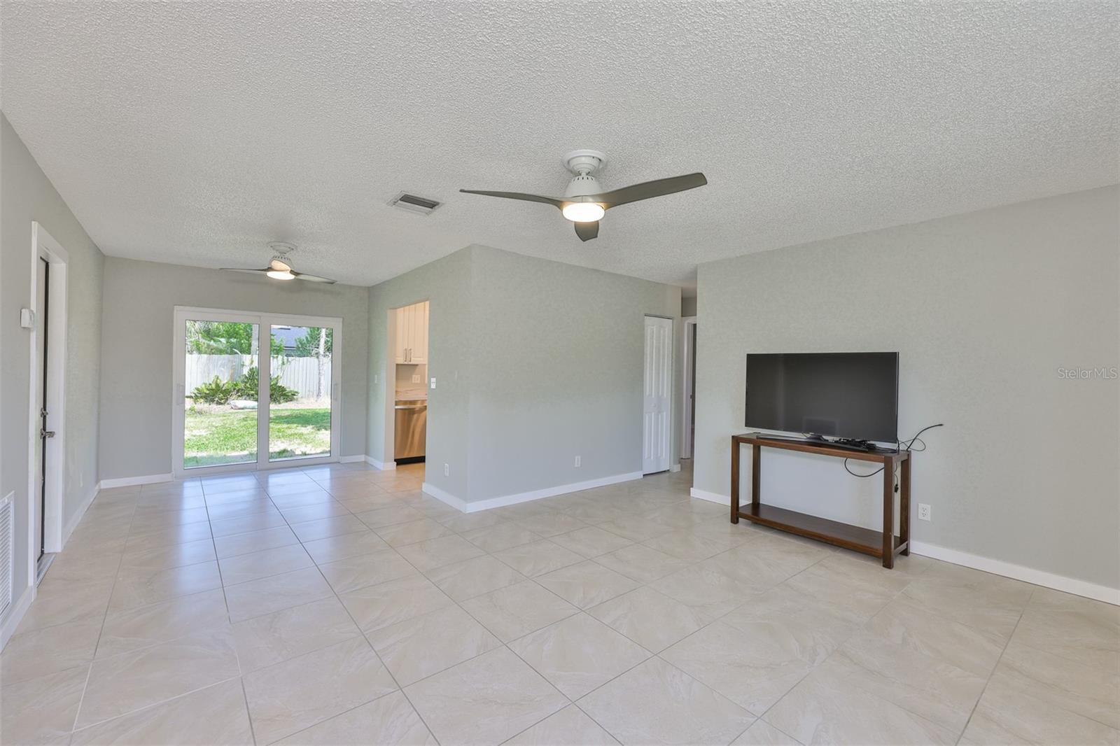 469 FLORIDA CIR N, APOLLO BEACH, FL, 33572