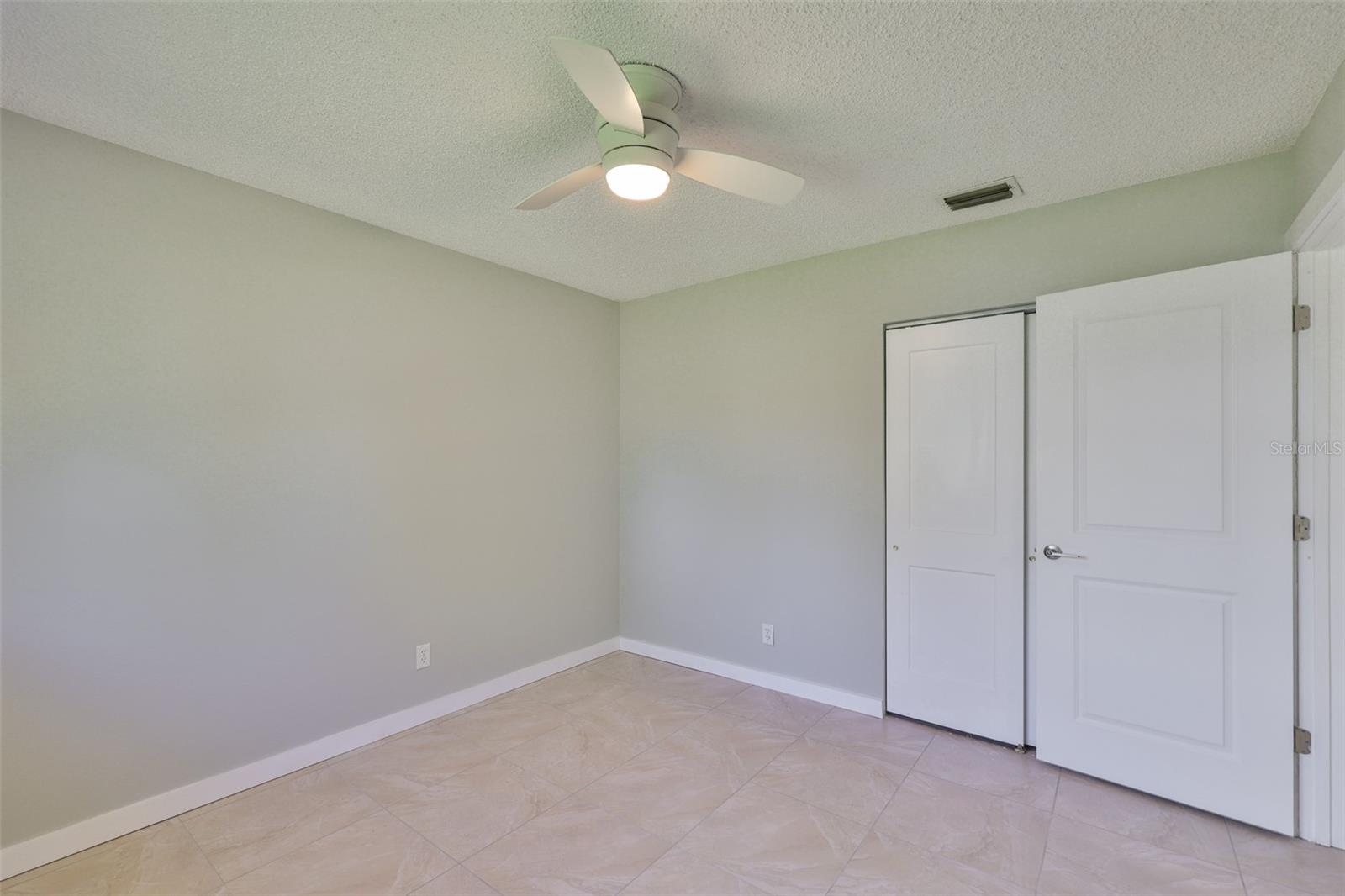 469 FLORIDA CIR N, APOLLO BEACH, FL, 33572