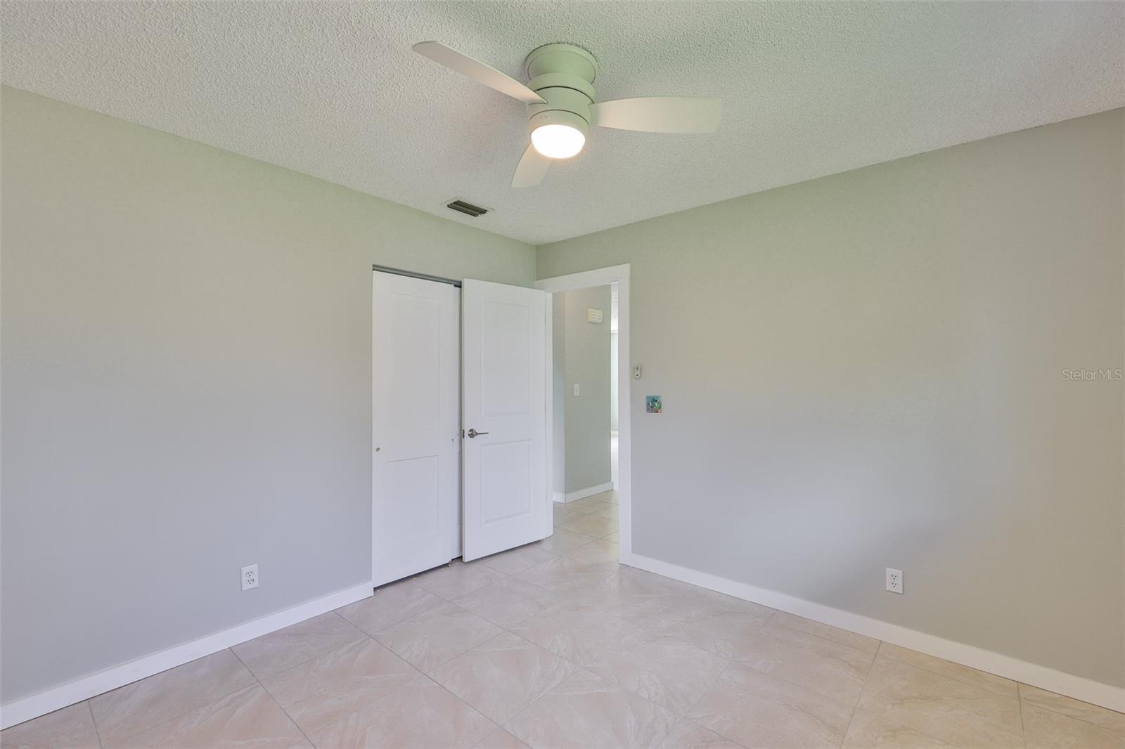 469 FLORIDA CIR N, APOLLO BEACH, FL, 33572