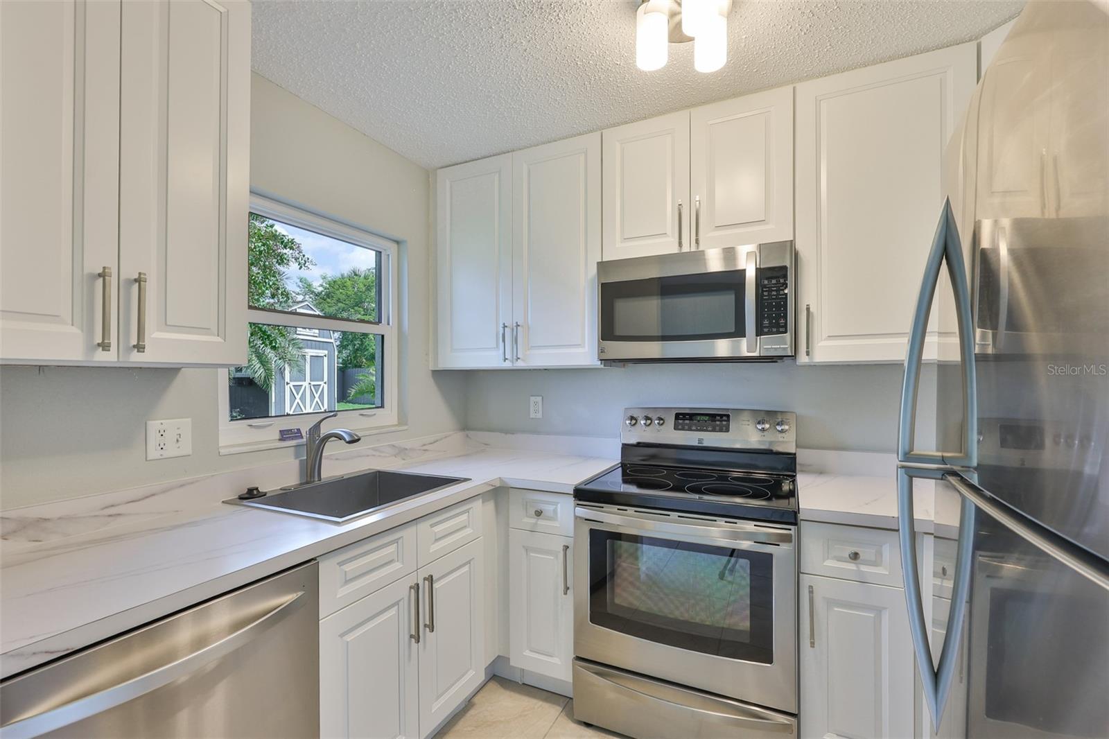 469 FLORIDA CIR N, APOLLO BEACH, FL, 33572