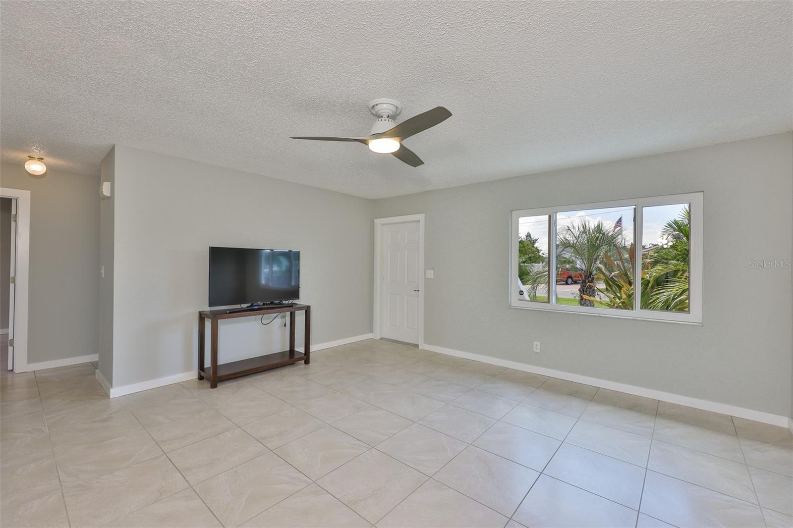 469 FLORIDA CIR N, APOLLO BEACH, FL, 33572