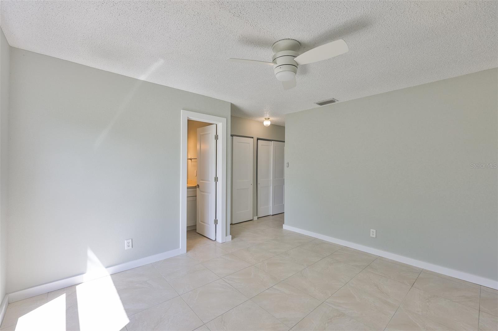 469 FLORIDA CIR N, APOLLO BEACH, FL, 33572