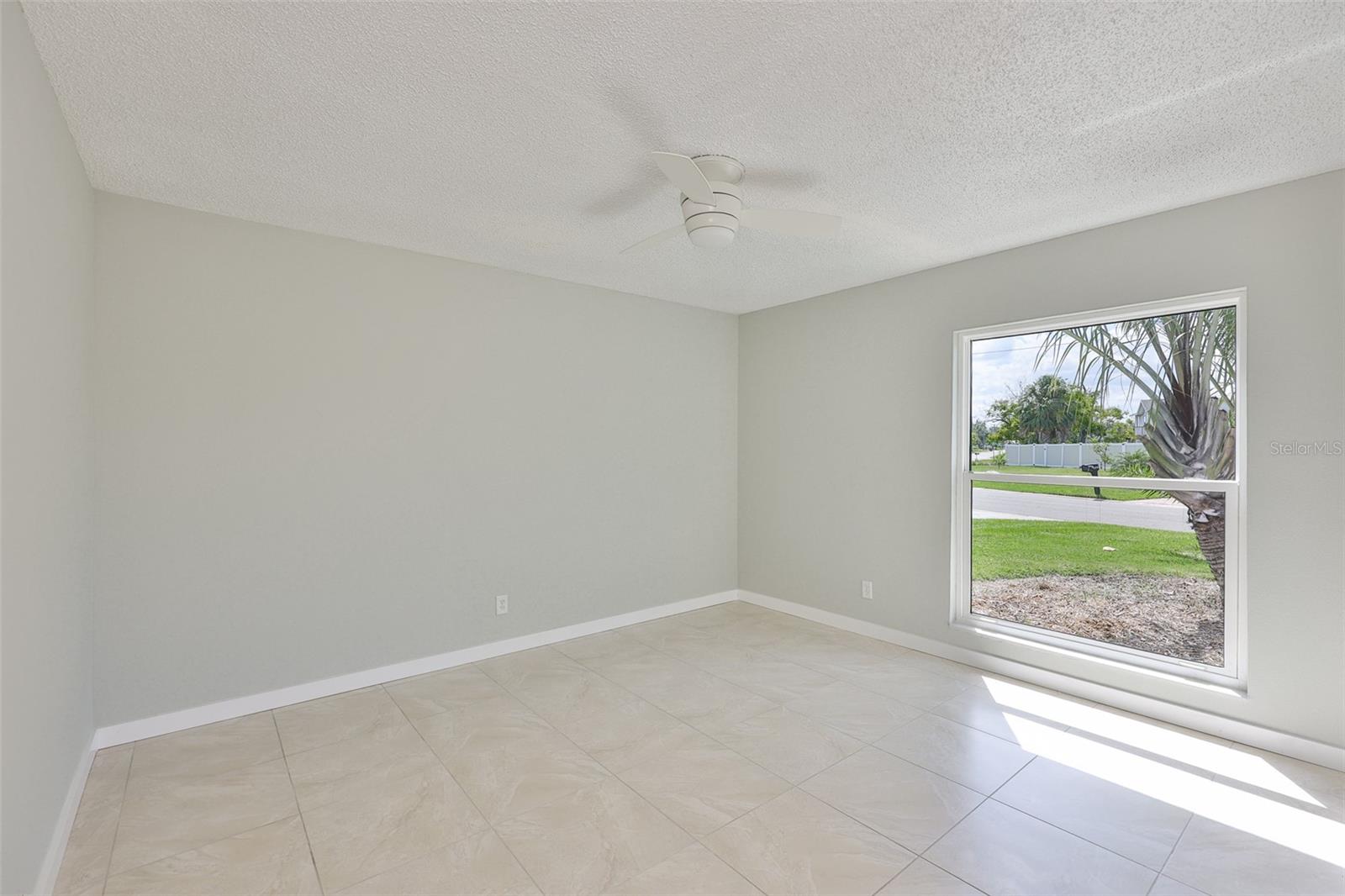 469 FLORIDA CIR N, APOLLO BEACH, FL, 33572