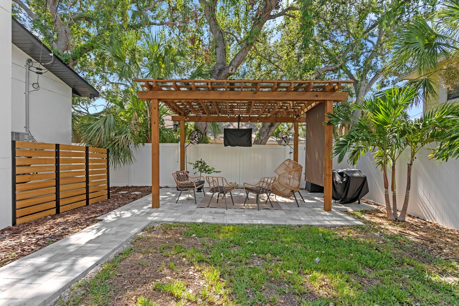 657 26TH AVE S, ST PETERSBURG, FL, 33705