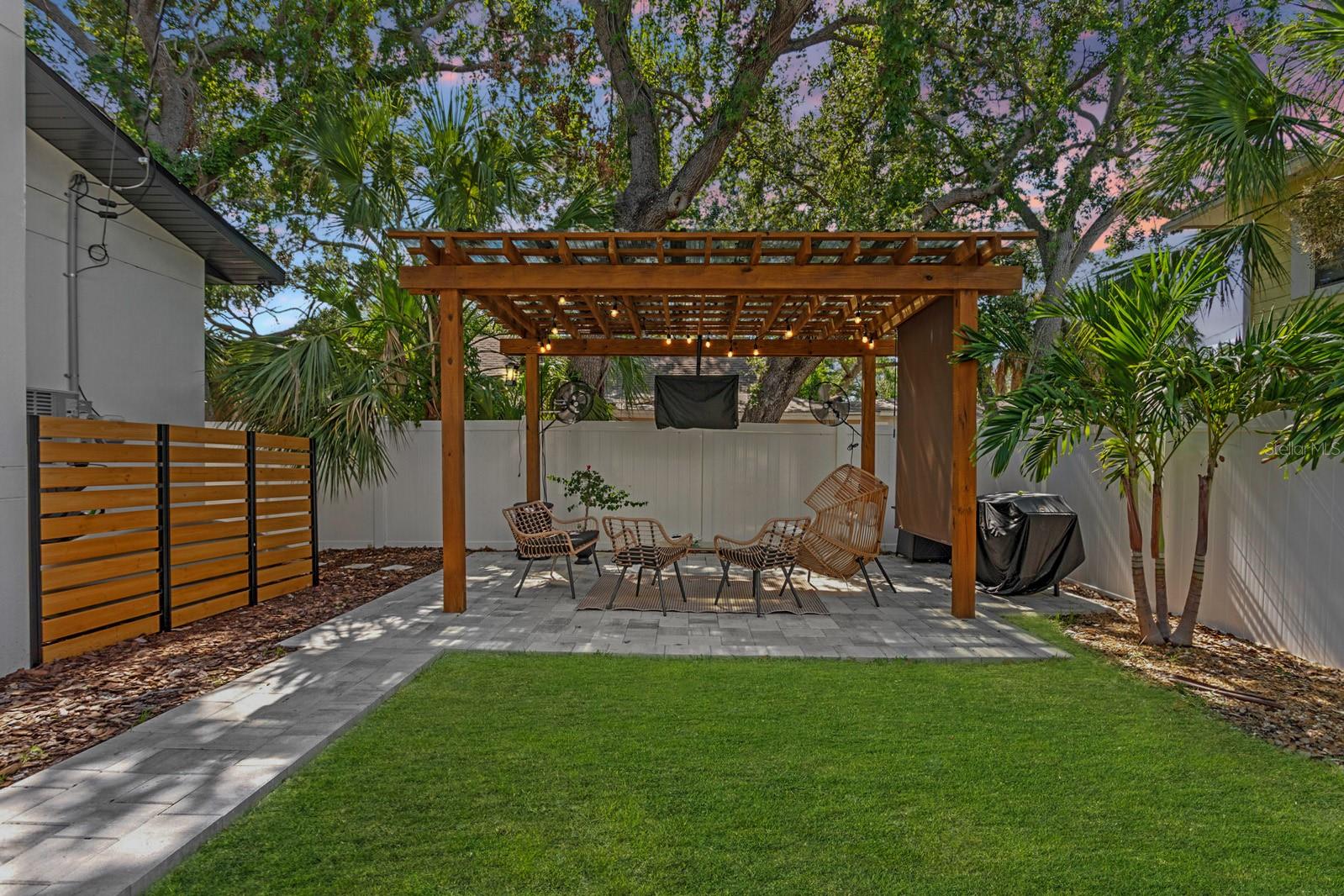 657 26TH AVE S, ST PETERSBURG, FL, 33705