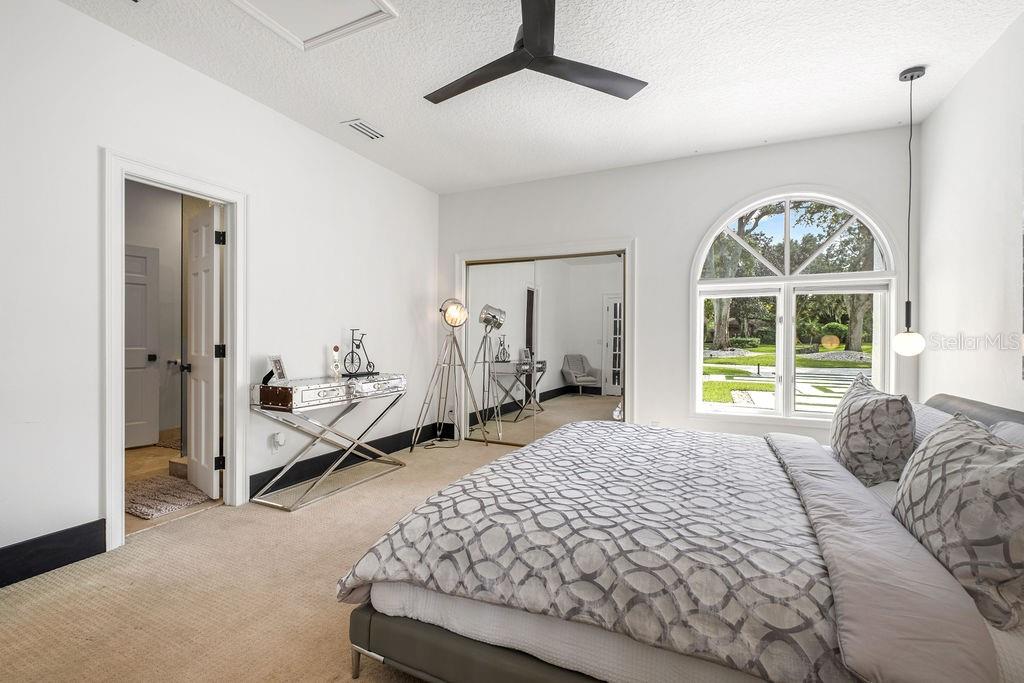 O6350786 Property Photo