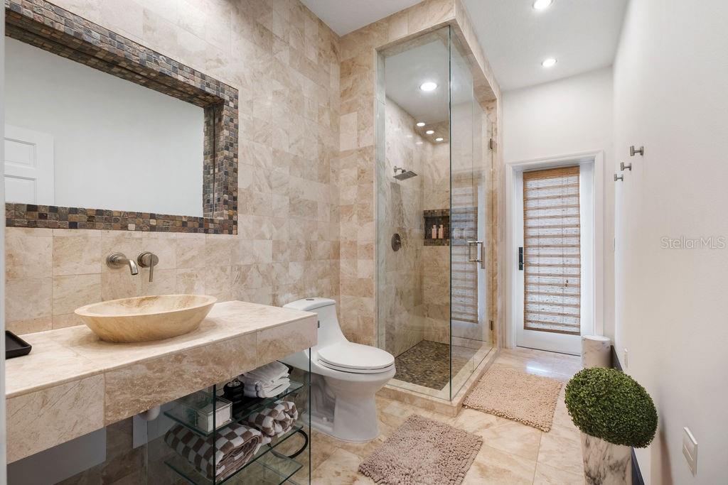 O6350786 Property Photo