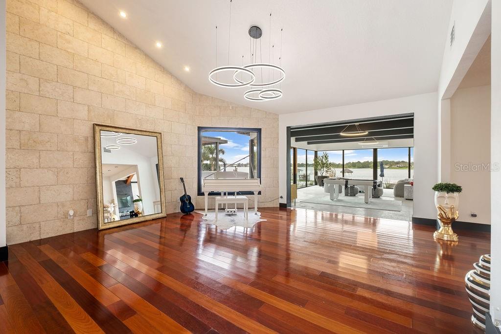 O6350786 Property Photo