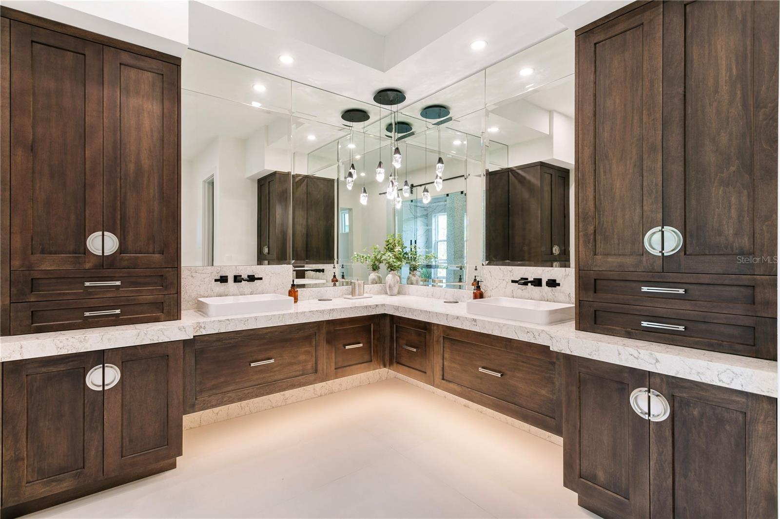 4823 W SAN JOSE ST, TAMPA, FL, 33629