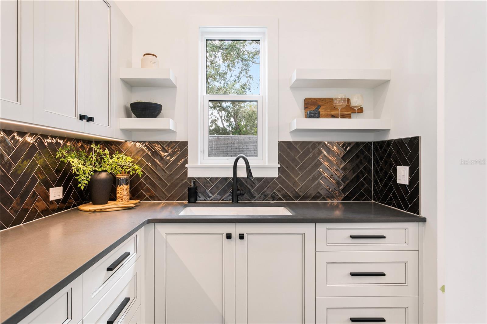 4823 W SAN JOSE ST, TAMPA, FL, 33629