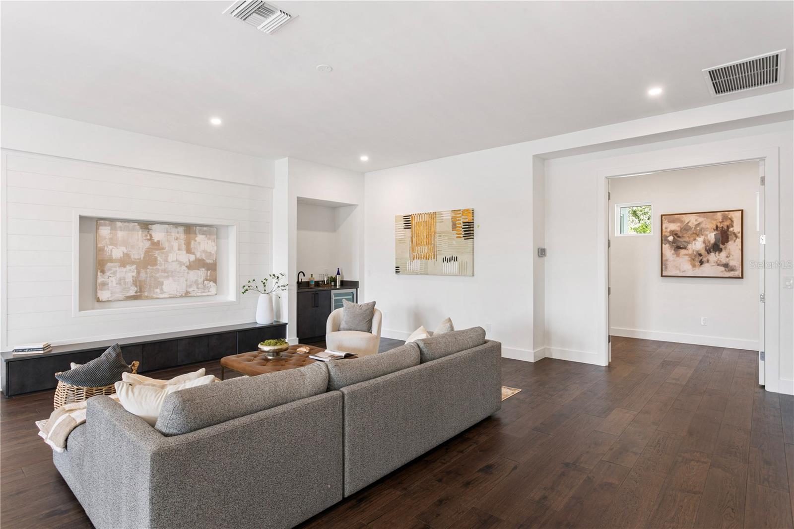 4823 W SAN JOSE ST, TAMPA, FL, 33629