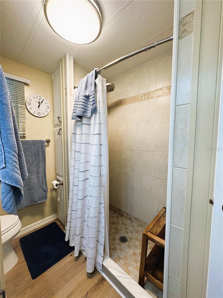 131 BOUGAINVILLEA DR, LEESBURG, FL, 34748