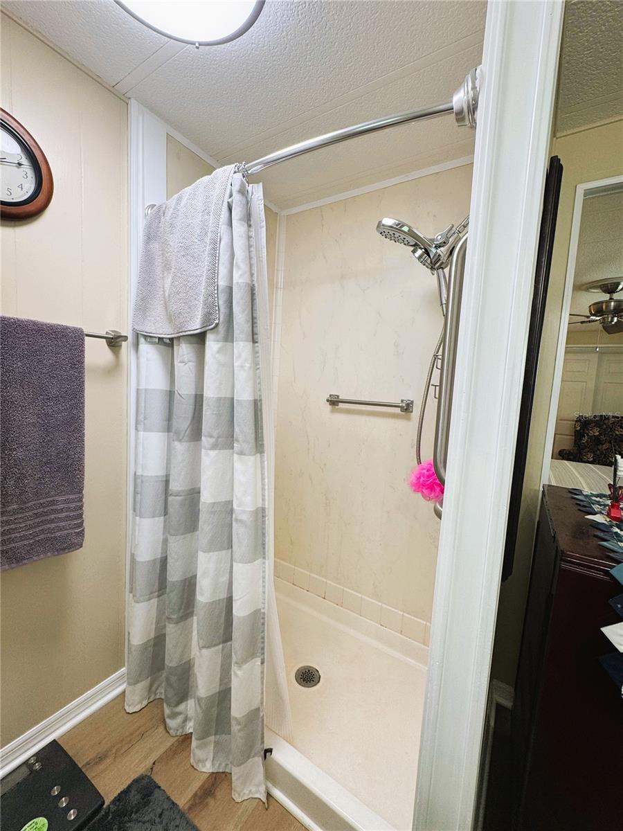 131 BOUGAINVILLEA DR, LEESBURG, FL, 34748