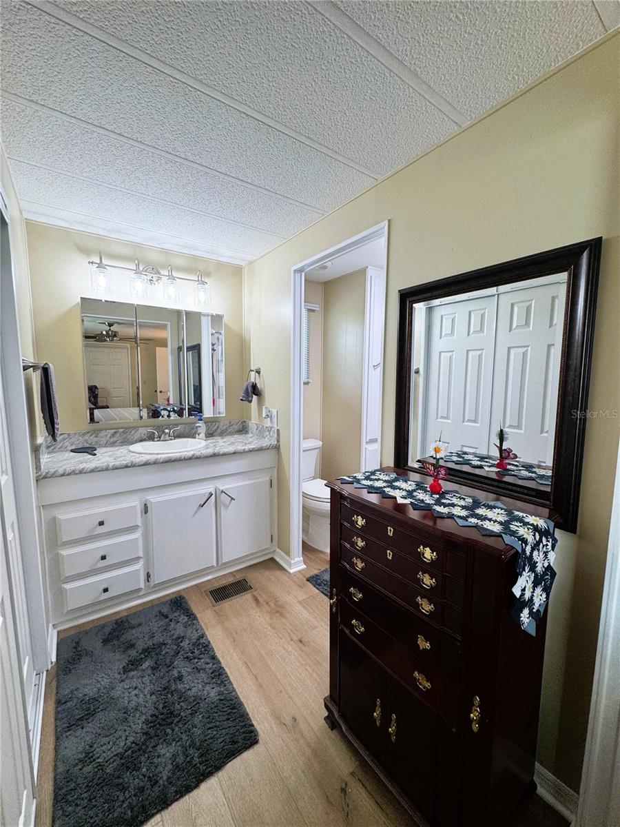 131 BOUGAINVILLEA DR, LEESBURG, FL, 34748