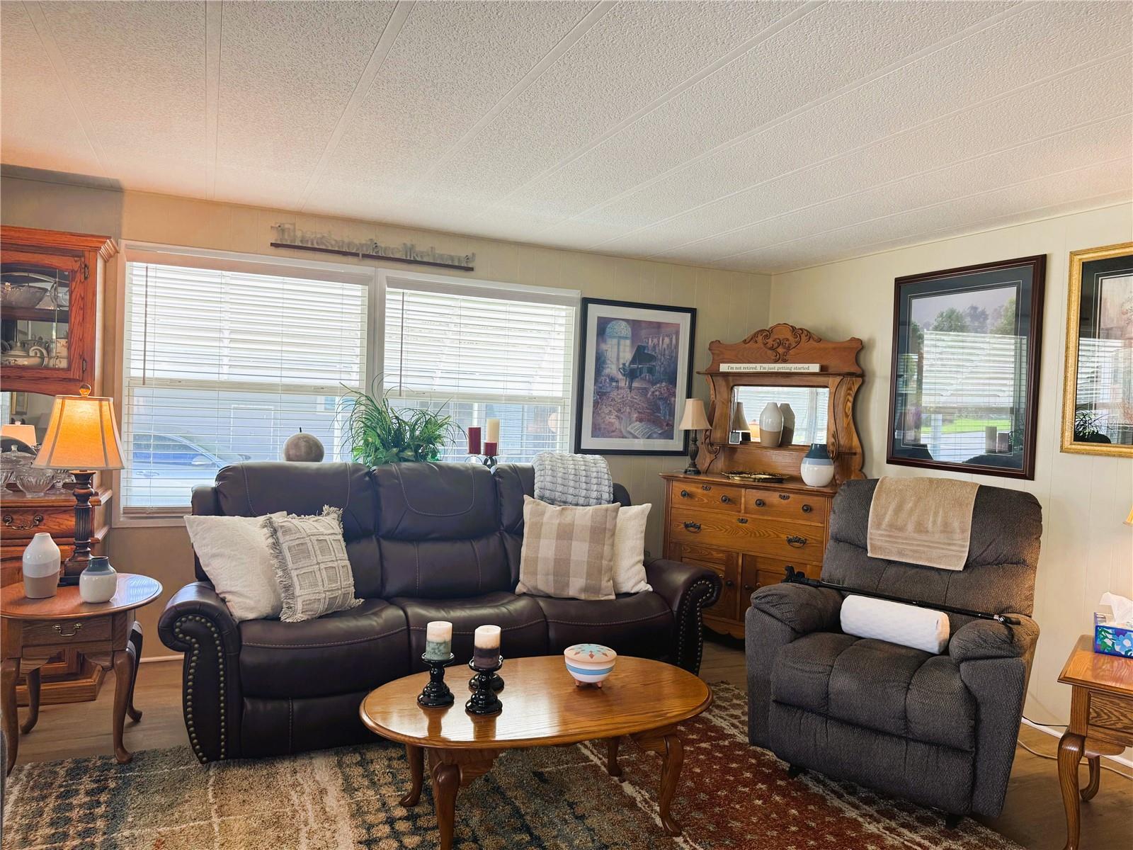 131 BOUGAINVILLEA DR, LEESBURG, FL, 34748