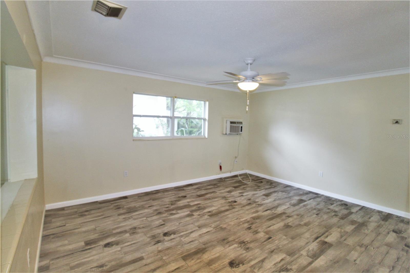 1935 EDGEWATER DR, SARASOTA, FL, 34234