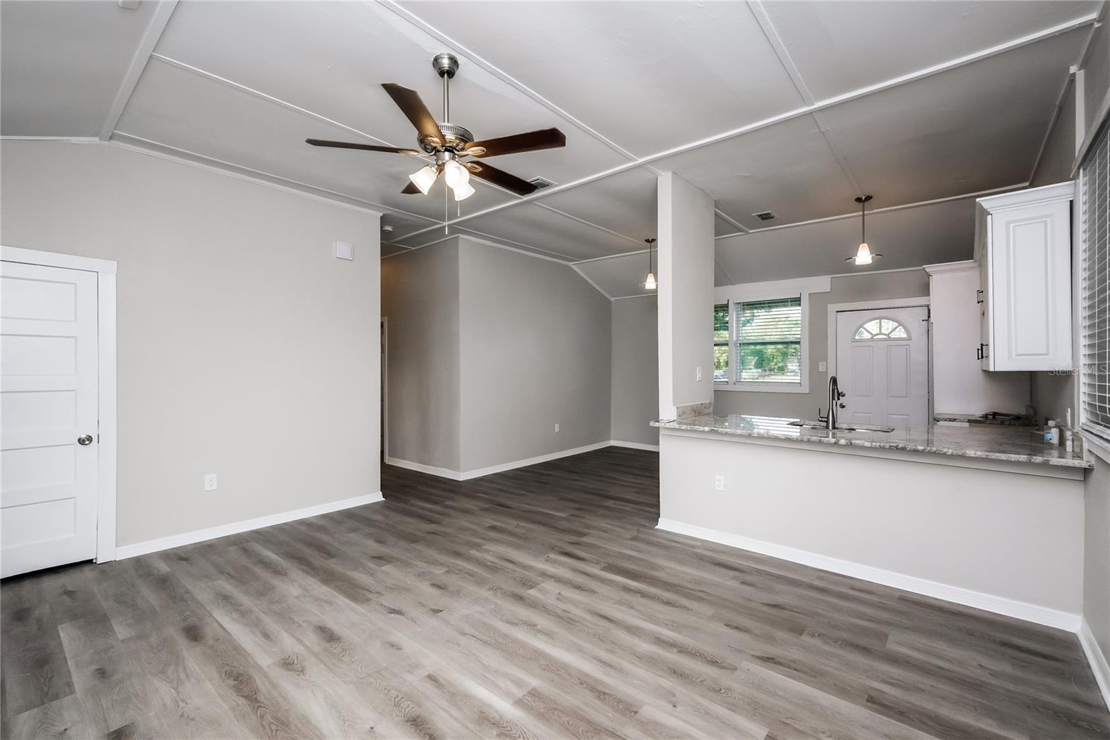 4007 E OSBORNE AVE, TAMPA, FL, 33610