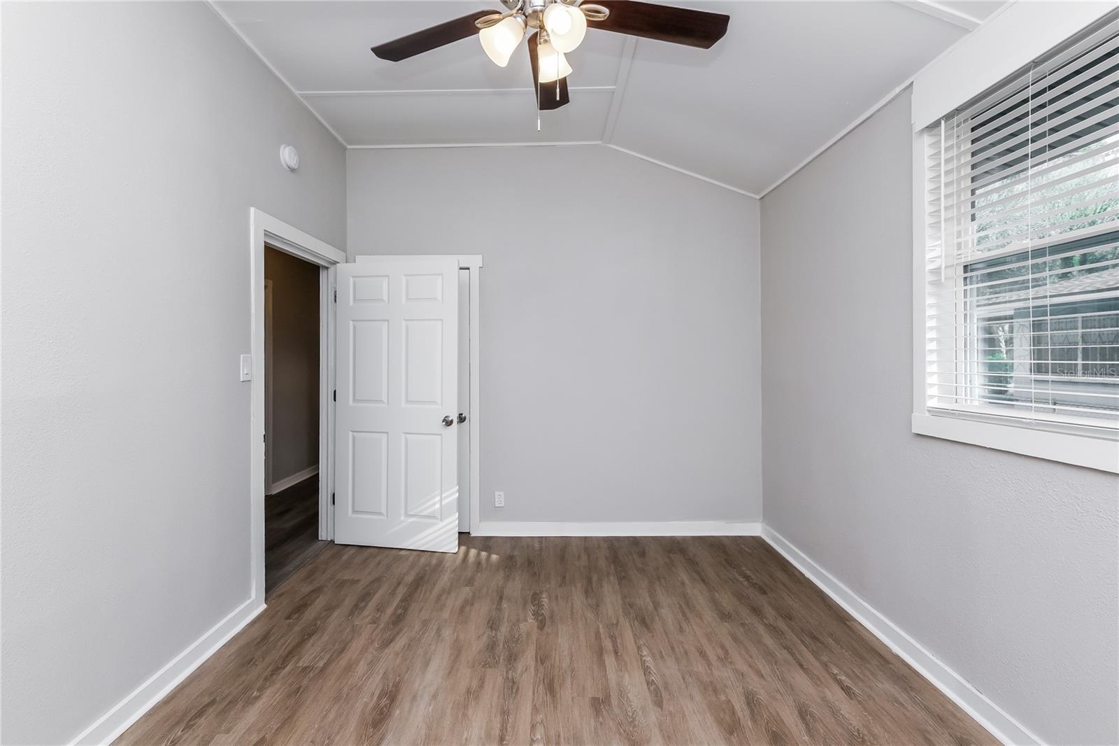 4007 E OSBORNE AVE, TAMPA, FL, 33610