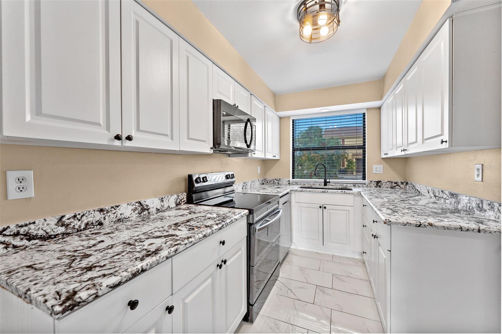 7616 LA MESITA CT, TAMPA, FL, 33615