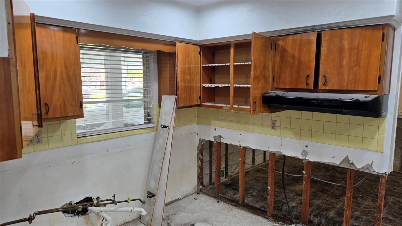 3930 E EDEN ROC CIR, TAMPA, FL, 33634