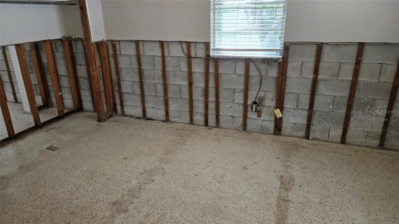 3930 E EDEN ROC CIR, TAMPA, FL, 33634