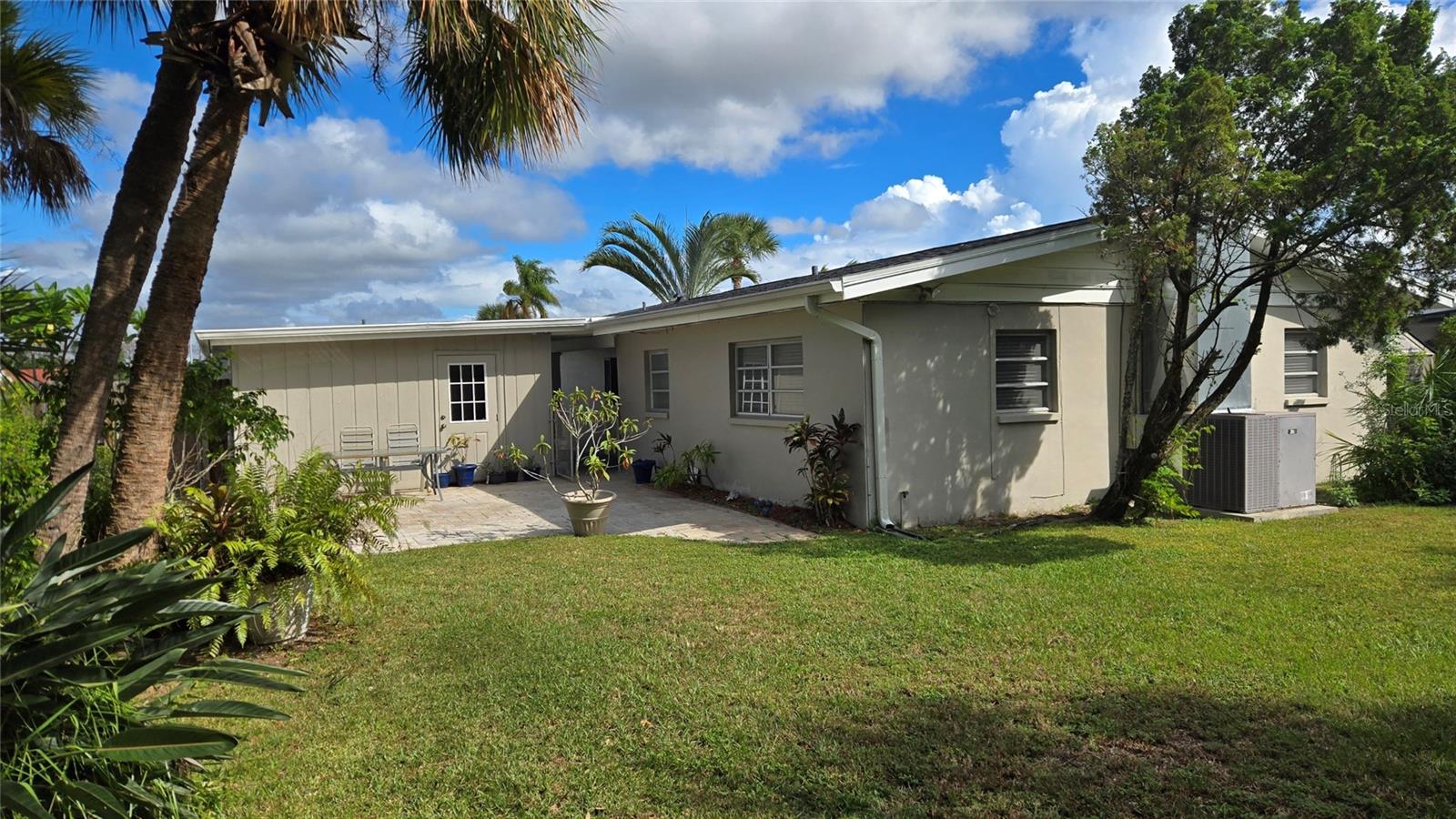 3930 E EDEN ROC CIR, TAMPA, FL, 33634