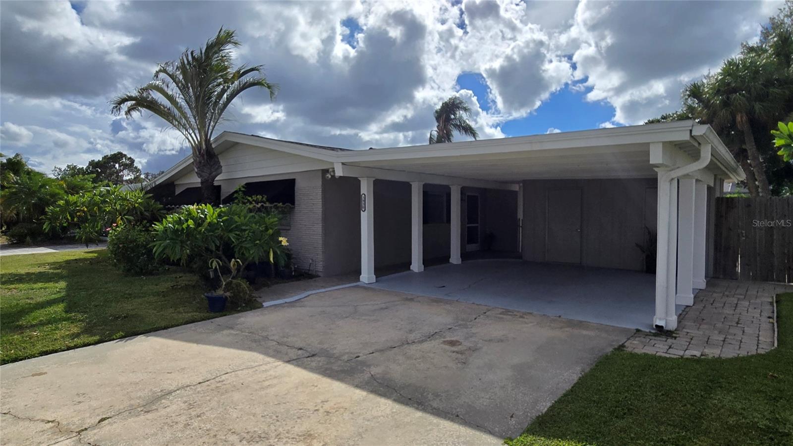 3930 E EDEN ROC CIR, TAMPA, FL, 33634